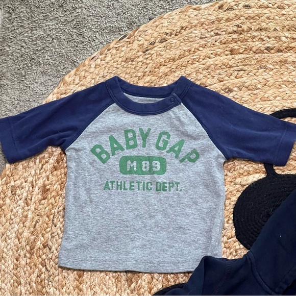 GAP baby boy clothing set flannel hoodie & tee shirt no flaws size 3/6 months - Picture 4 of 6